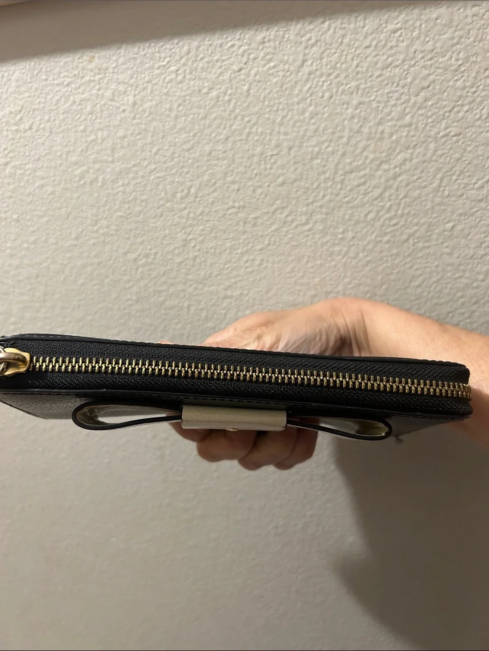 kate spade Two-Tone Black and White Bow Wallet - Picture 3 of 5